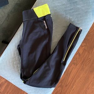 listing-status-banner